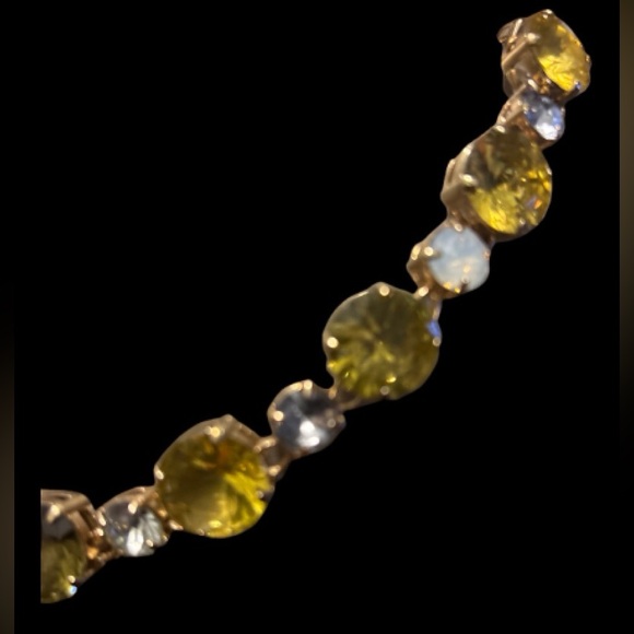 COPY - Grazaino Necklace Set With Glass Crystals in a Gold-tone Setting - Picture 4 of 11